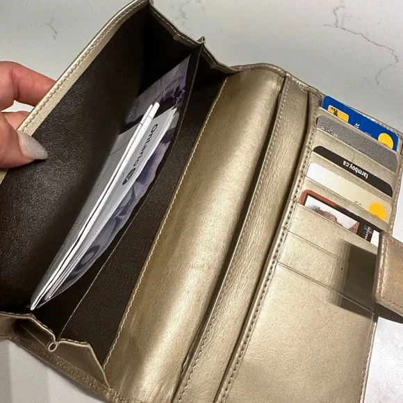 Authentic Gucci wallet - Picture 6 of 8